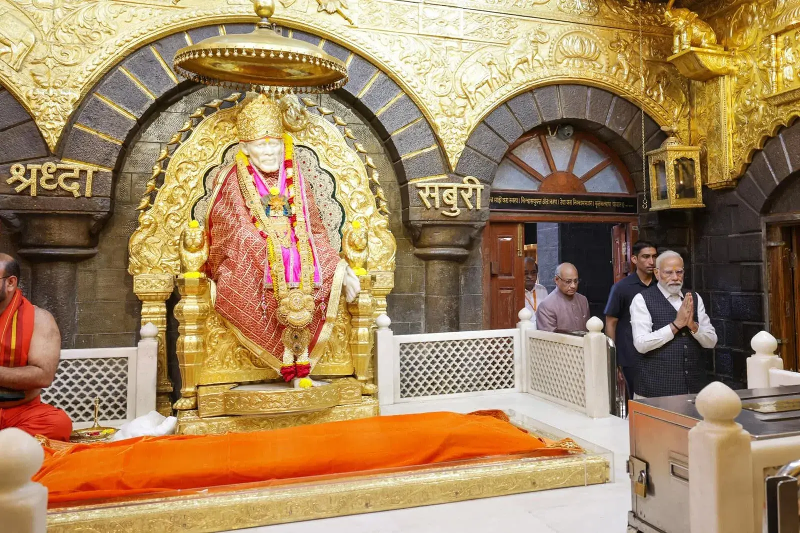 Mumbai to Shirdi Tour Package with Hotel and Transport