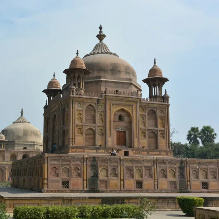 Prayagraj Tour with Ayodhya and Varanasi